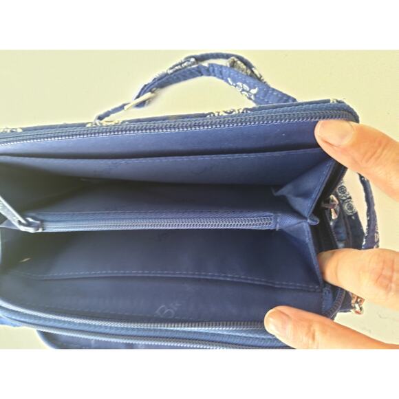 Rare Vera Bradley Sea Turtle design Navy whiteCrossbody wallet purse Like new - Picture 7 of 10